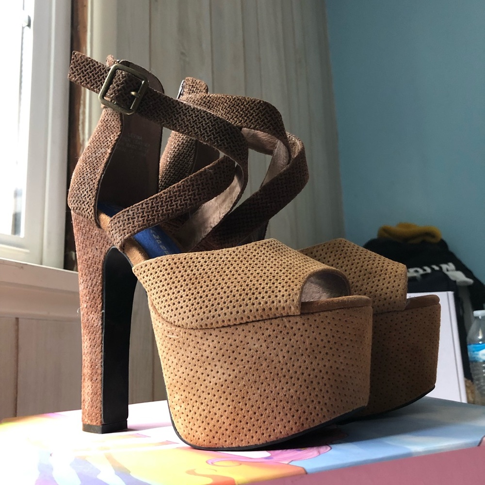 Jeffrey Campbell LEVINA